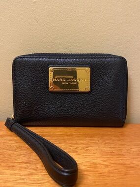 Marc Jacobs Wristlet Wallet